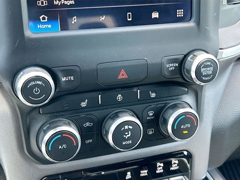 Used 2022 RAM 1500 Big Horn AWD/4WD image 30