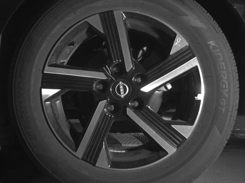 Used 2025 Nissan Sentra SV image 14