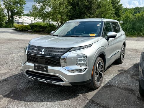 Used 2022 Mitsubishi Outlander SE AWD/4WD image 3