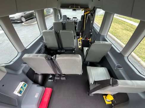 Used 2018 Ford Transit 350 XL image 3