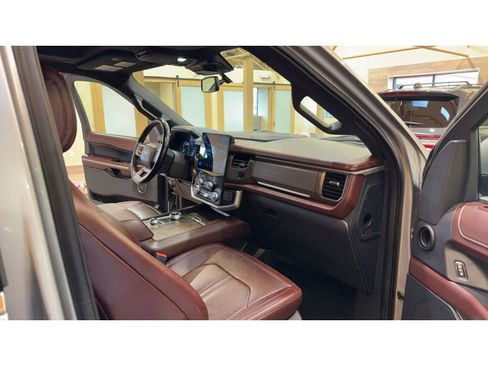 Used 2023 Ford Expedition Max Limited image 25