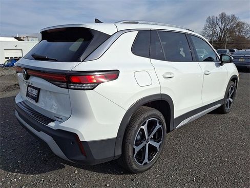 New 2026 Volkswagen Tiguan SE image 4