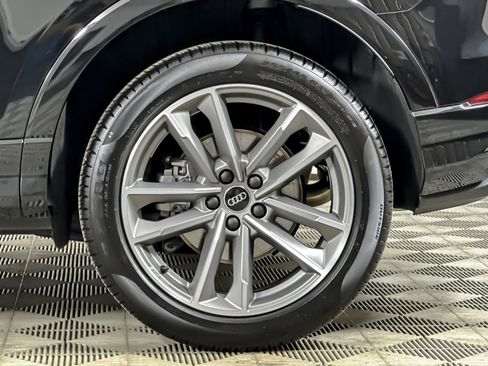 Used 2025 Audi Q3 2.0T Premium image 24