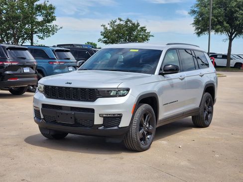 New 2025 Jeep Grand Cherokee L Limited w/ Black Appearance Package RWD image 2