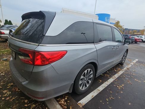 Used 2023 Honda Odyssey EX-L image 3