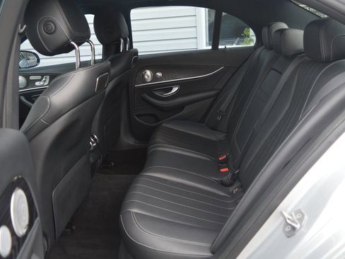 Used 2018 Mercedes-Benz E 300 4MATIC image 13