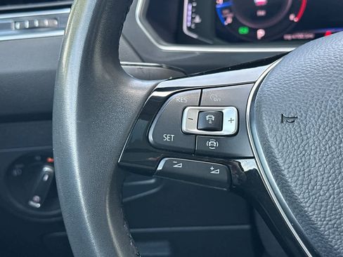 Used 2020 Volkswagen Tiguan SEL image 28