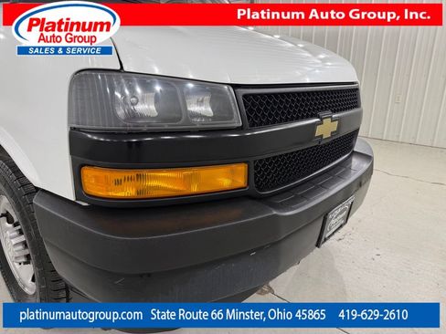Used 2018 Chevrolet Express 3500 Extended w/ Driver Convenience Package RWD image 50