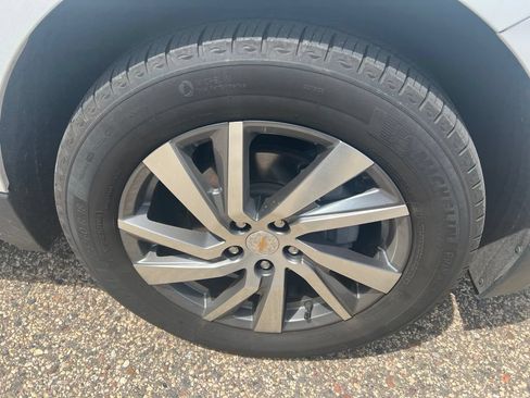 Used 2023 Chevrolet Equinox LT AWD/4WD image 17
