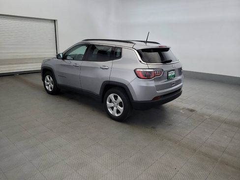 Used 2018 Jeep Compass Latitude FWD image 3