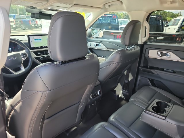 Used 2025 Ford Explorer Active w/ Active Comfort Package AWD/4WD image 14