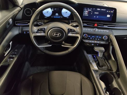 Used 2024 Hyundai Elantra SEL w/ Convenience Package FWD image 22