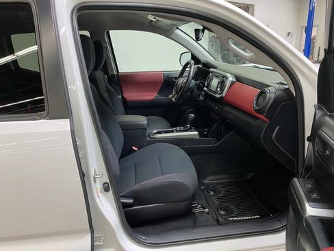Used 2019 Toyota Tacoma 4x4 Double Cab image 15