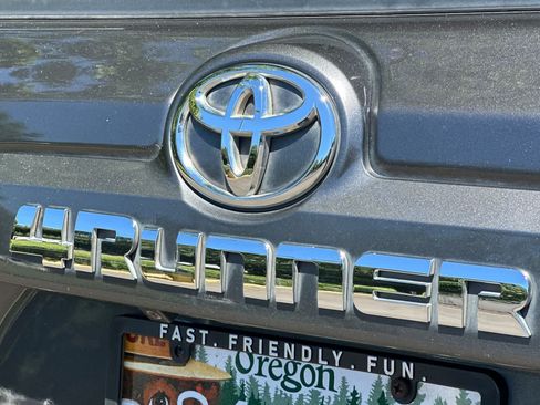 Used 2018 Toyota 4Runner SR5 Premium AWD/4WD image 28