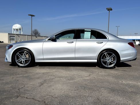 Used 2019 Mercedes-Benz E 300 4MATIC image 7