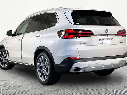 New 2026 BMW X5 xDrive50e image 5
