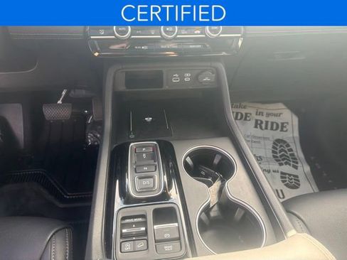 Certified 2025 Honda Pilot Touring image 21
