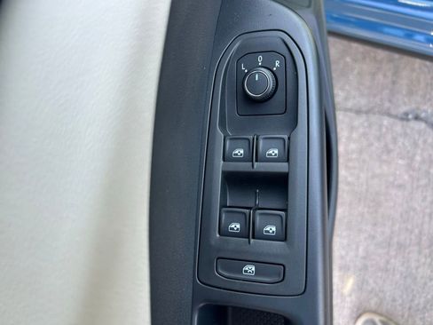 New 2026 Volkswagen Taos S FWD image 19