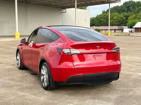 Used 2021 Tesla Model Y Long Range AWD/4WD image 9