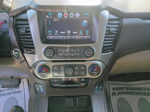 Used 2019 Chevrolet Tahoe LT w/ Luxury Package AWD/4WD image 18