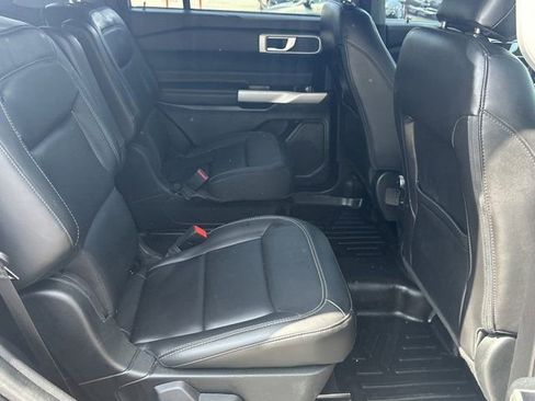 Used 2022 Ford Explorer XLT w/ Equipment Group 202A RWD image 21