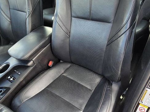 Used 2016 Toyota Avalon Limited w/ Toyota Safety Sense Package image 6