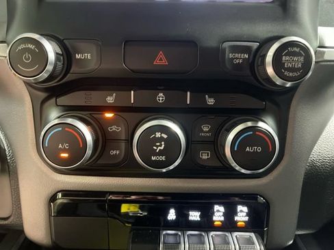 Used 2019 RAM 1500 Big Horn AWD/4WD image 18