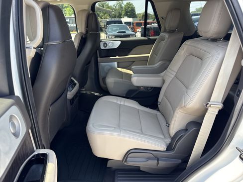Used 2022 Lincoln Navigator Reserve RWD image 10