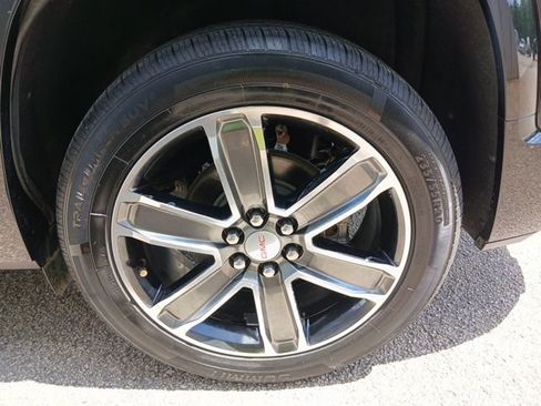 Used 2018 GMC Acadia Denali w/ Technology Package AWD/4WD image 58