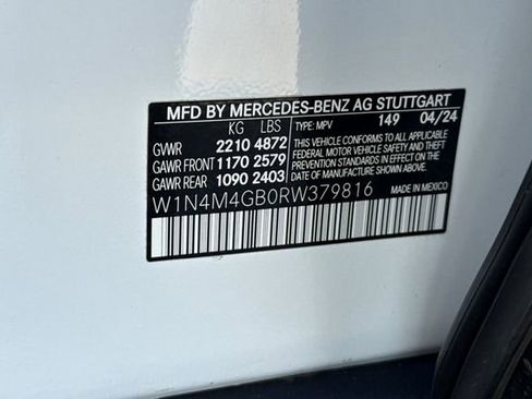 Used 2024 Mercedes-Benz GLB 250 image 34