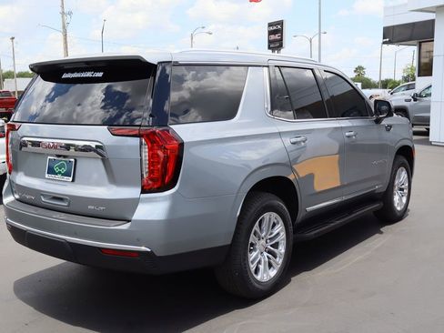 Used 2024 GMC Yukon SLT w/ SLT Luxury Package RWD image 9