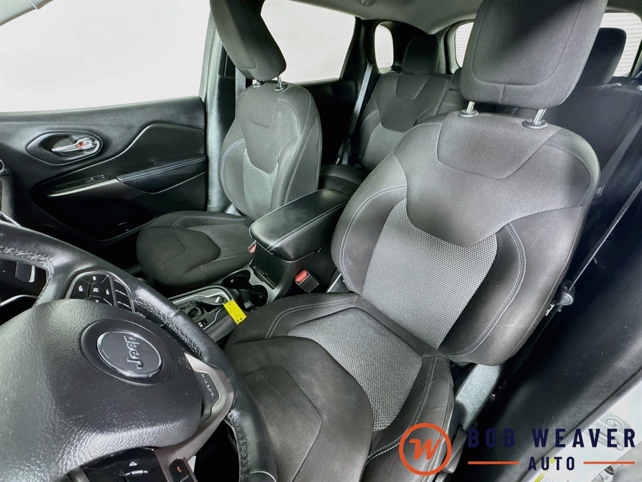 Used 2019 Jeep Cherokee Latitude w/ Cold Weather Group AWD/4WD image 26