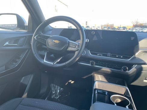 Used 2025 Chevrolet Equinox LT image 33