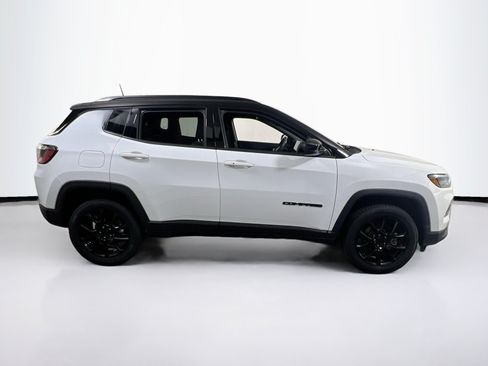 Used 2022 Jeep Compass Latitude AWD/4WD image 4