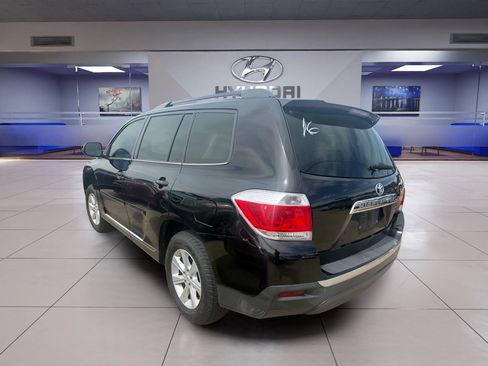 Used 2013 Toyota Highlander SE FWD image 5