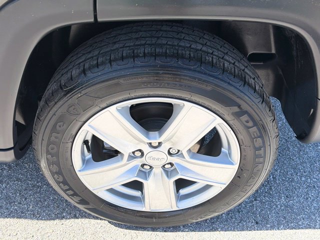 Used 2022 Jeep Compass Latitude w/ Convenience Group AWD/4WD image 16