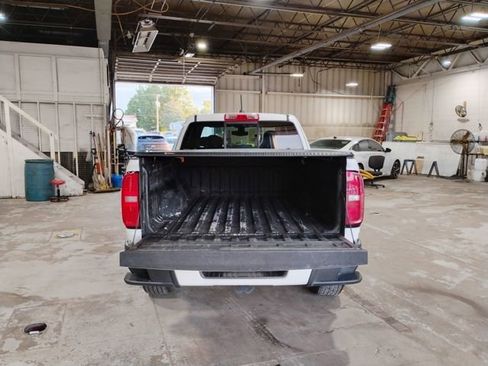 Used 2018 Chevrolet Colorado LT image 11