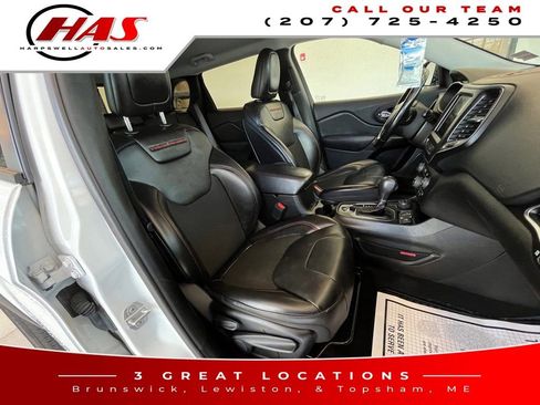 Used 2021 Jeep Cherokee Trailhawk AWD/4WD image 11