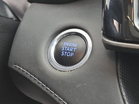 Used 2021 Toyota Highlander XLE image 36