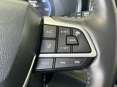 Used 2023 Toyota Highlander Platinum FWD image 26