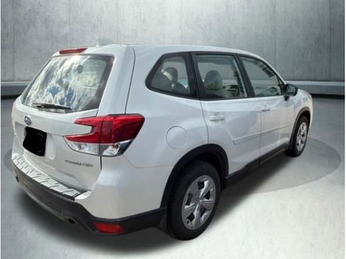 Used 2021 Subaru Forester AWD/4WD image 3