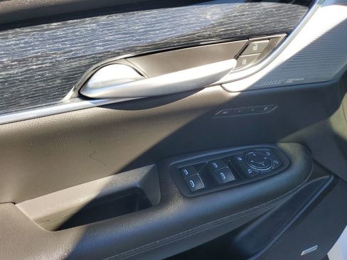Used 2025 Cadillac XT5 Premium Luxury image 47