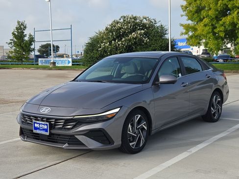 Used 2024 Hyundai Elantra Limited FWD image 8