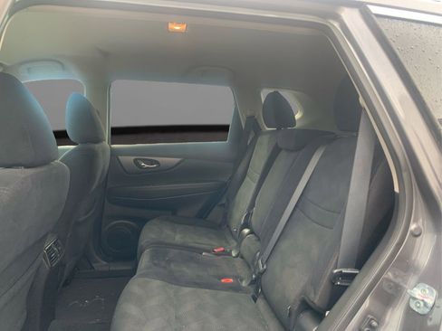 Used 2016 Nissan Rogue SV image 10