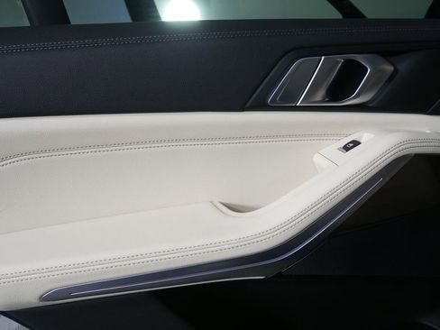 Used 2022 BMW X5 sDrive40i RWD image 13
