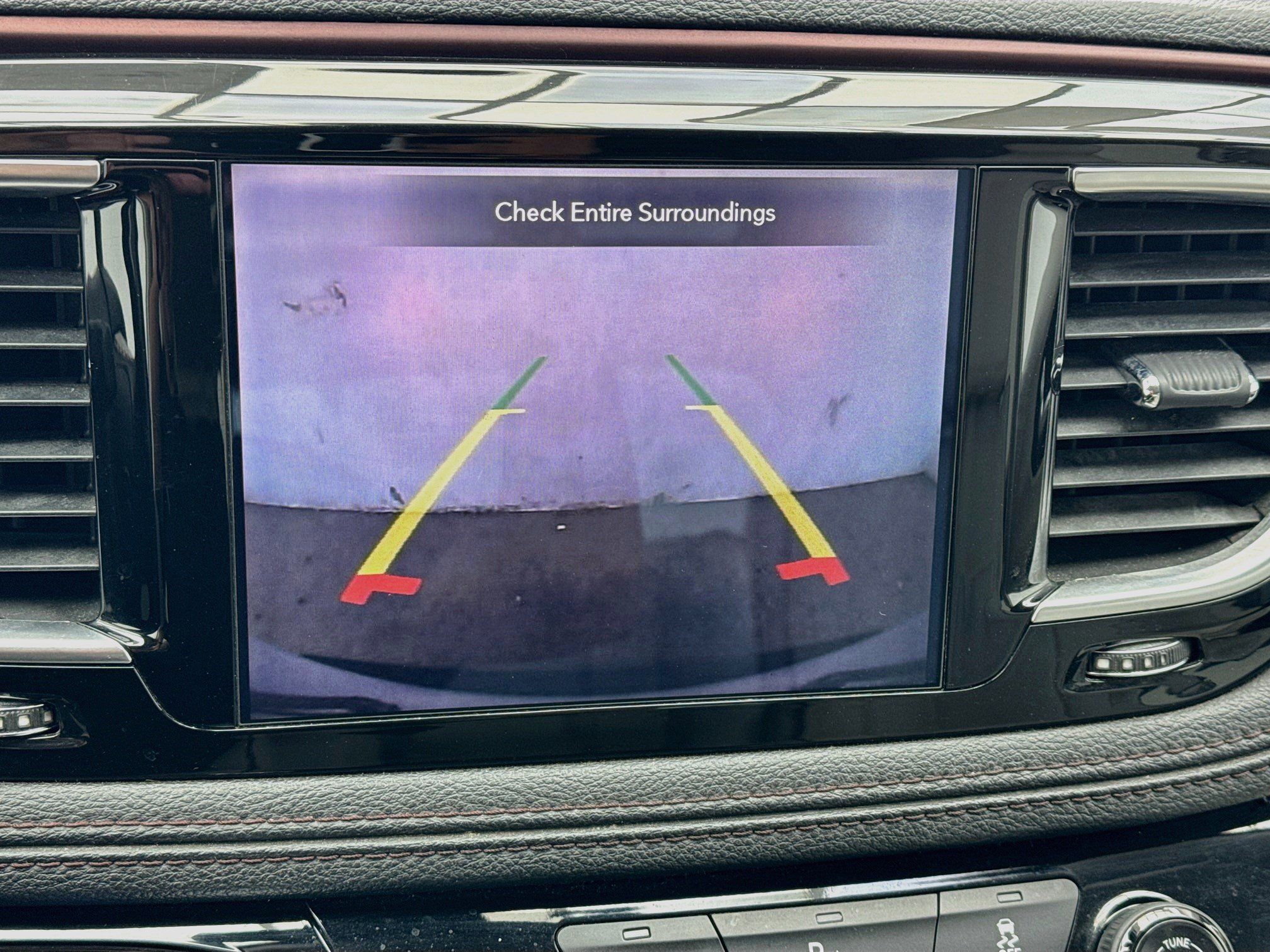 Used 2020 Chrysler Pacifica Limited FWD image 10
