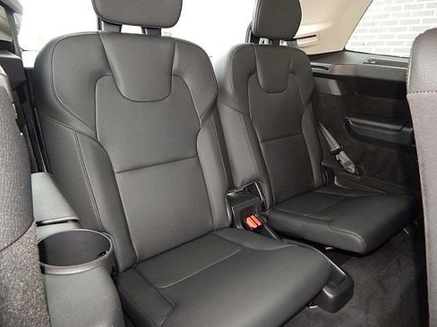Certified 2025 Volvo XC90 B6 Plus image 19