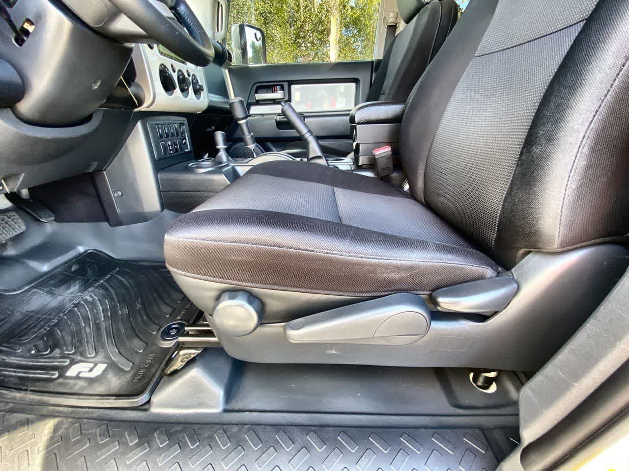 Used 2014 Toyota FJ Cruiser 4WD w/ Upgrade Package image 12