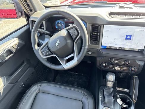 New 2026 Ford Bronco Badlands w/ Sasquatch Package AWD/4WD image 13