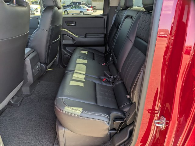 Used 2024 Nissan Frontier SL w/ Technology Package AWD/4WD image 25